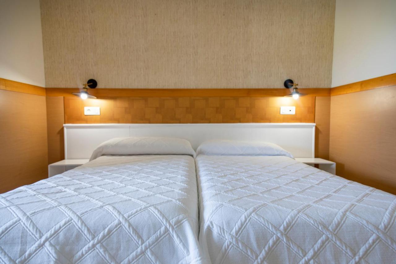 Hotel Ria De ซวนเซส ภายนอก รูปภาพ
