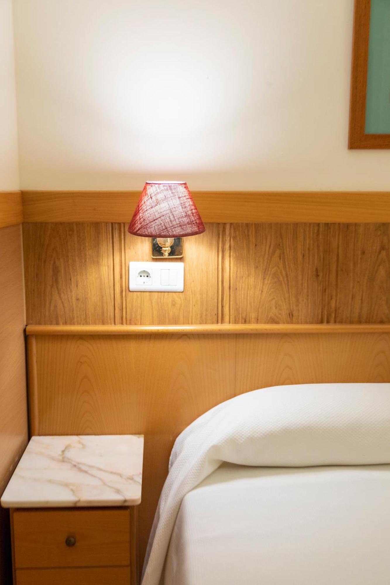 Hotel Ria De ซวนเซส ภายนอก รูปภาพ