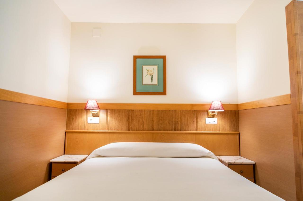 Hotel Ria De ซวนเซส ภายนอก รูปภาพ